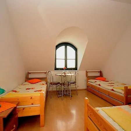 בית הארחה Penzion Central אוסקדניצה